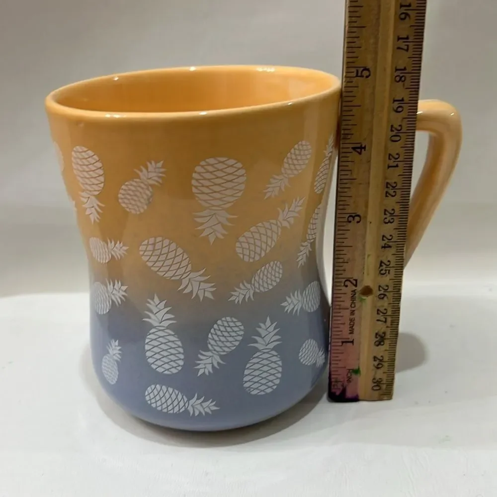 Edible Arrangements Vase Mug Blue Yellow White Pineapples 4 3/4 In Tall 4 Wide